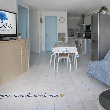 Bleu Riviera Lumiere, Calme Et Air Marin 公寓