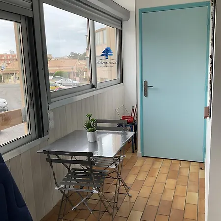 Bleu Riviera Lumiere, Calme Et Air Marin 포르트라누벨