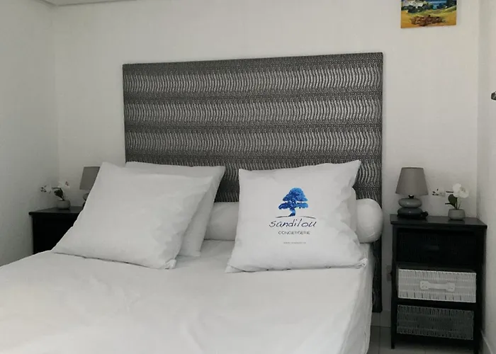 Bleu Riviera Lumiere, Calme Et Air Marin Апартаменты